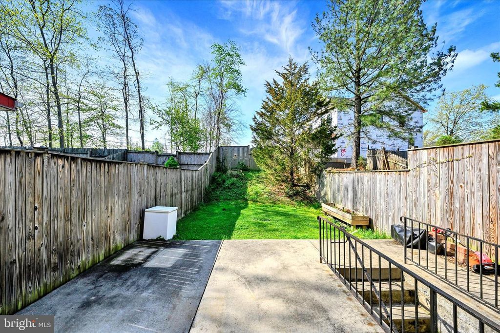 Image 25 of property listing at 19 DERWOOD CT, Parkville, MD 21234