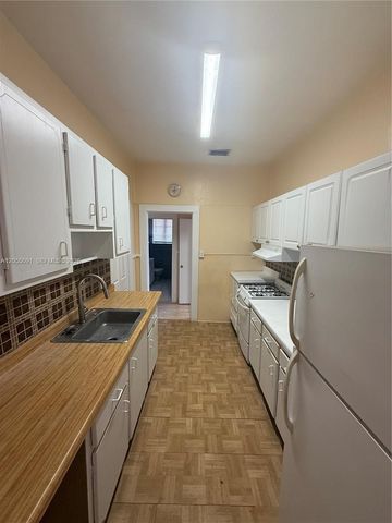 3747 Sheridan Ave, Miami Beach, FL 33140