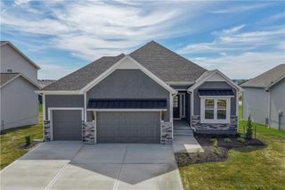 1715 SW Arbor Park Drive, Lee's Summit, MO 64082