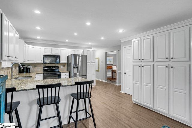 500 E Mountain Creek Road, Taylors, SC 29687