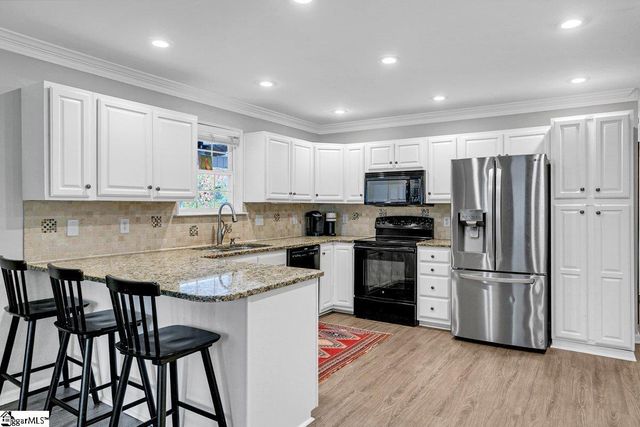 500 E Mountain Creek Road, Taylors, SC 29687