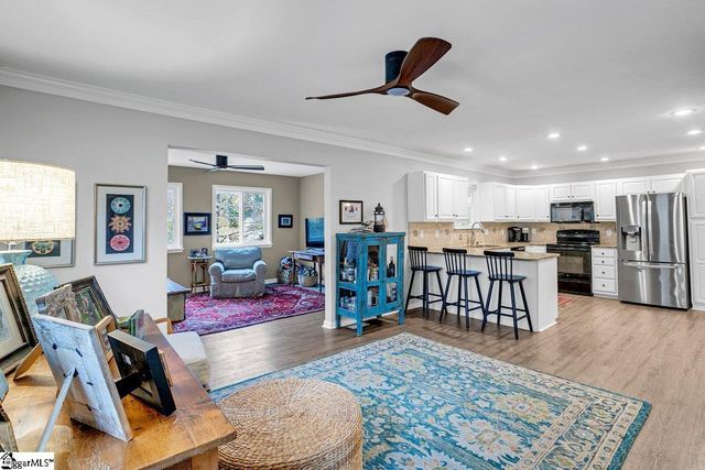 500 E Mountain Creek Road, Taylors, SC 29687