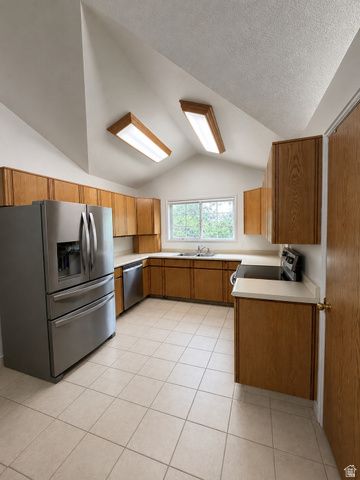 6951 W 4065 S, West Valley City, UT 84128