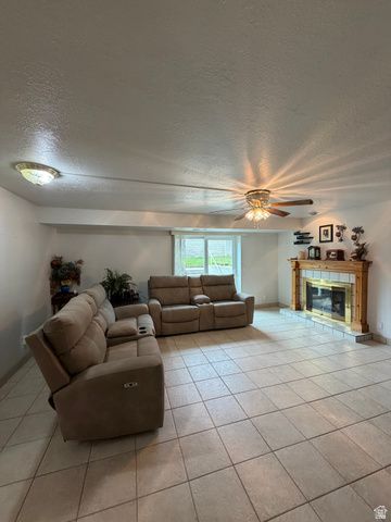 6951 W 4065 S, West Valley City, UT 84128
