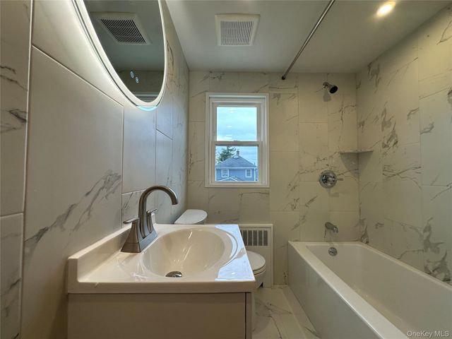 12 Smith Street, Glen Cove, NY 11542