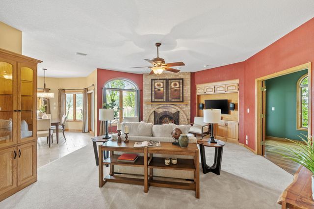 6210 Deerwood Circle N, Plymouth, MN 55442