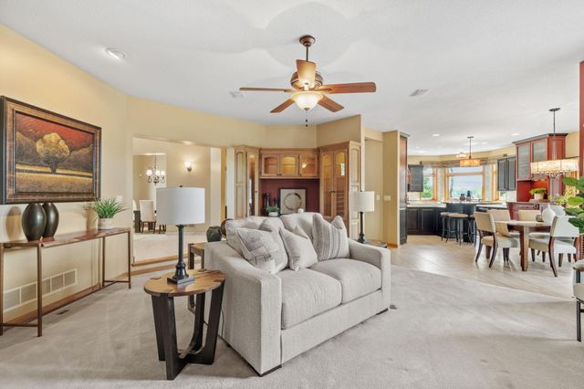 6210 Deerwood Circle N, Plymouth, MN 55442