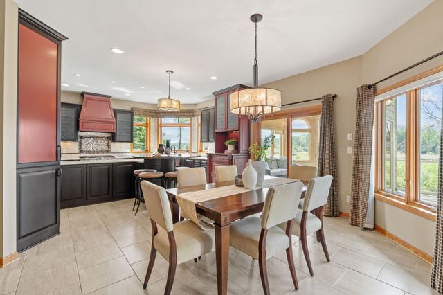 6210 Deerwood Circle N, Plymouth, MN 55442