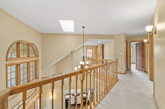 6210 Deerwood Circle N, Plymouth, MN 55442