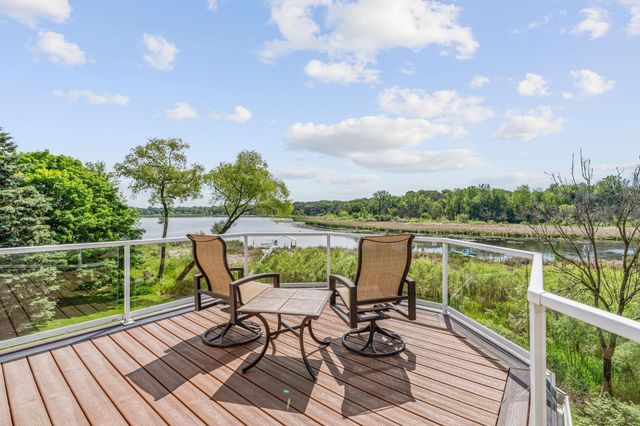 6210 Deerwood Circle N, Plymouth, MN 55442