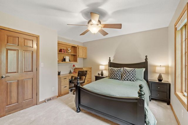 6210 Deerwood Circle N, Plymouth, MN 55442