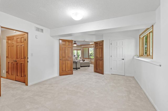 6210 Deerwood Circle N, Plymouth, MN 55442