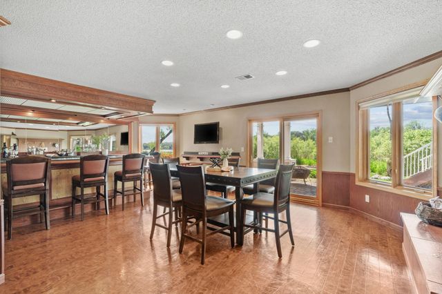 6210 Deerwood Circle N, Plymouth, MN 55442
