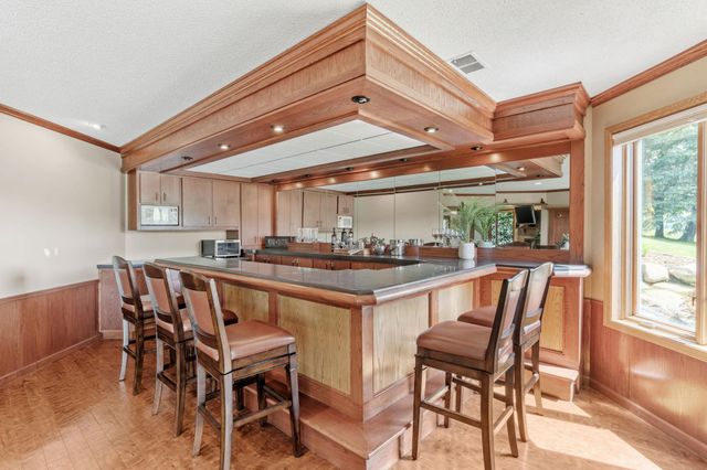 6210 Deerwood Circle N, Plymouth, MN 55442