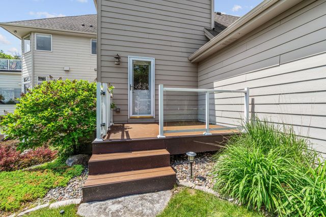 6210 Deerwood Circle N, Plymouth, MN 55442