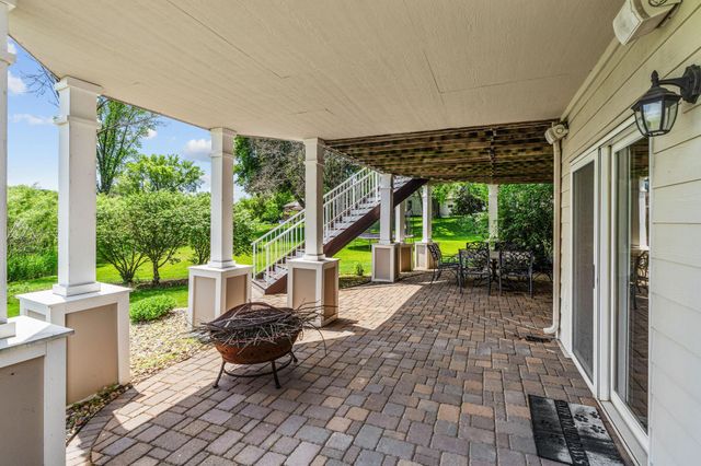 6210 Deerwood Circle N, Plymouth, MN 55442