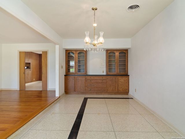 104 Herweck Drive, Castle Hills, TX 78213