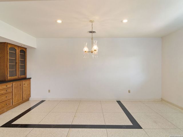104 Herweck Drive, Castle Hills, TX 78213