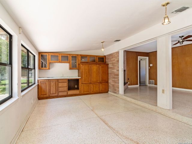 104 Herweck Drive, Castle Hills, TX 78213