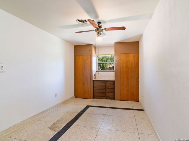 104 Herweck Drive, Castle Hills, TX 78213