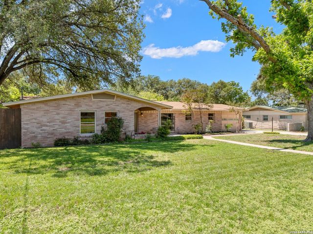 104 Herweck Drive, Castle Hills, TX 78213