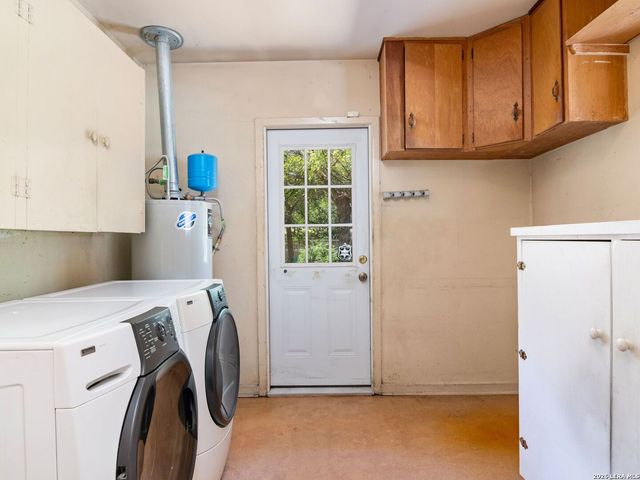 104 Herweck Drive, Castle Hills, TX 78213