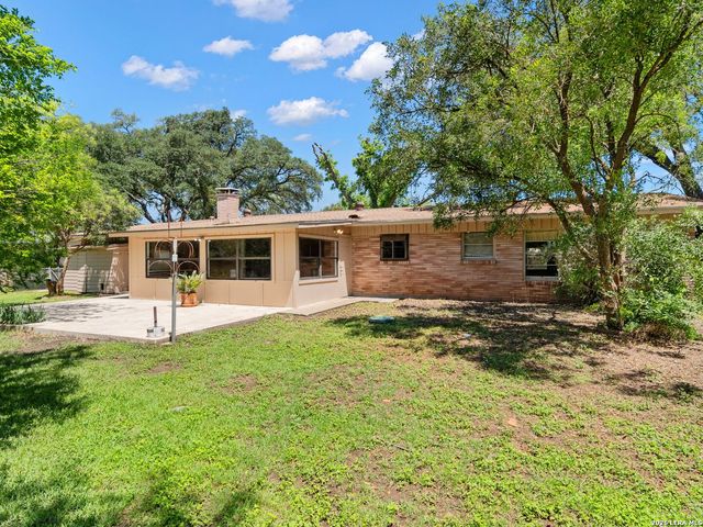 104 Herweck Drive, Castle Hills, TX 78213