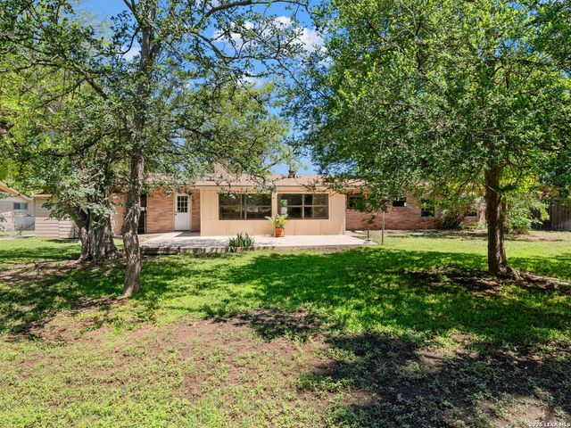 104 Herweck Drive, Castle Hills, TX 78213