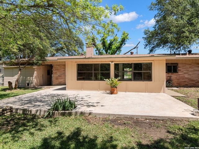 104 Herweck Drive, Castle Hills, TX 78213
