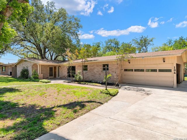 104 Herweck Drive, Castle Hills, TX 78213