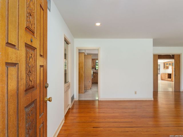 104 Herweck Drive, Castle Hills, TX 78213