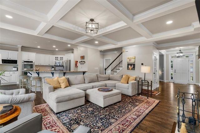 658 VININGS ESTATES Drive SE, Mableton, GA 30126