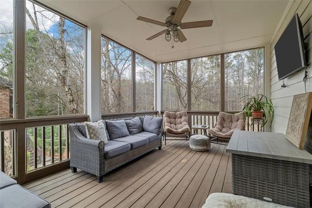 658 VININGS ESTATES Drive SE, Mableton, GA 30126