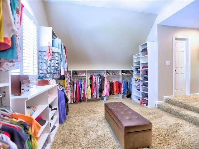 658 VININGS ESTATES Drive SE, Mableton, GA 30126