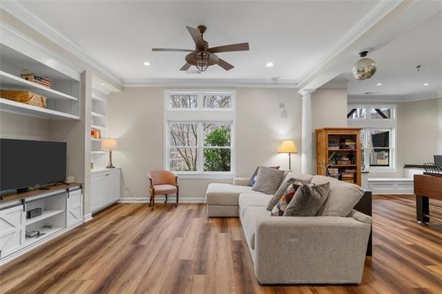 658 VININGS ESTATES Drive SE, Mableton, GA 30126