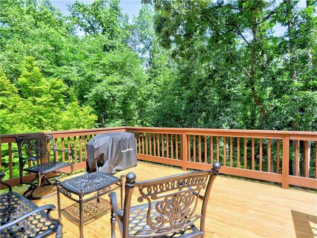 658 VININGS ESTATES Drive SE, Mableton, GA 30126