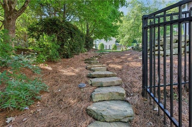658 VININGS ESTATES Drive SE, Mableton, GA 30126