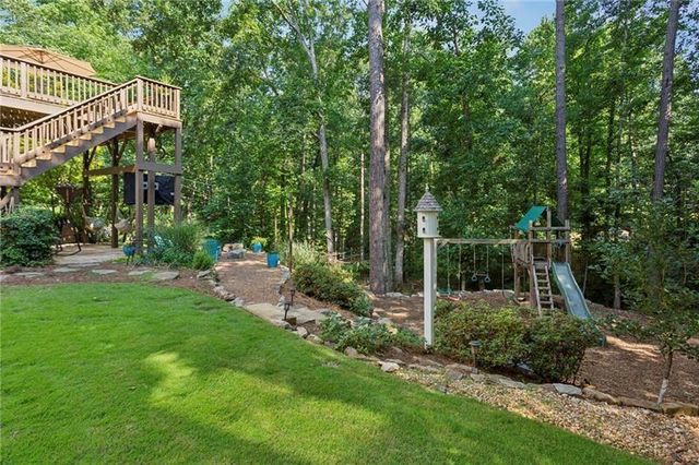 658 VININGS ESTATES Drive SE, Mableton, GA 30126