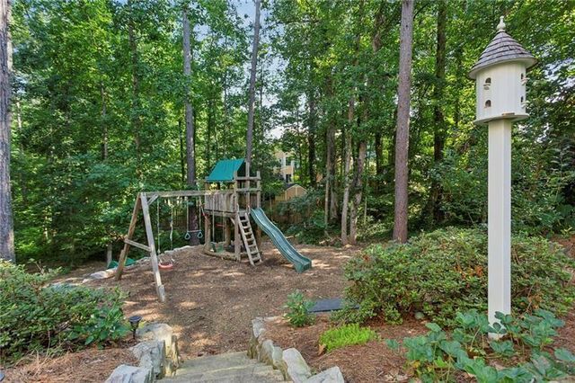 658 VININGS ESTATES Drive SE, Mableton, GA 30126