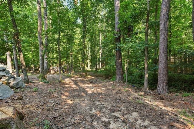 658 VININGS ESTATES Drive SE, Mableton, GA 30126