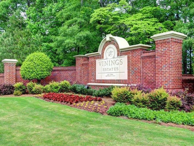 658 VININGS ESTATES Drive SE, Mableton, GA 30126