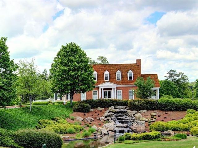 658 VININGS ESTATES Drive SE, Mableton, GA 30126