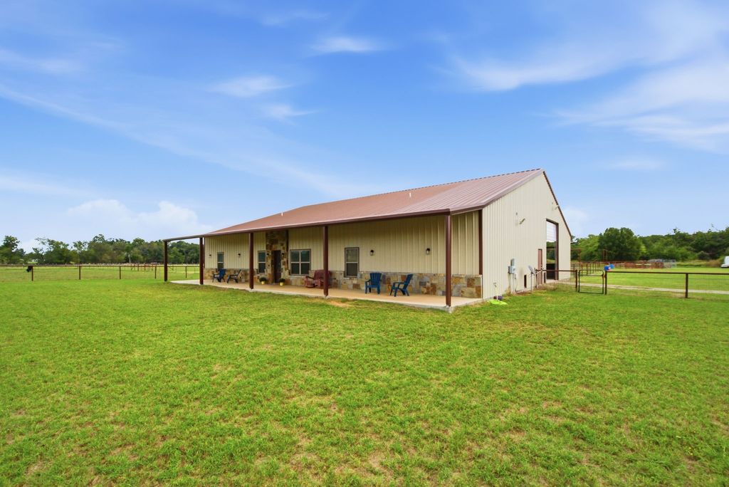 453 Fm 920, Bridgeport, TX 76426 — exterior