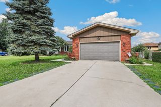 17042 Lockwood Avenue, Oak Forest, IL 60452