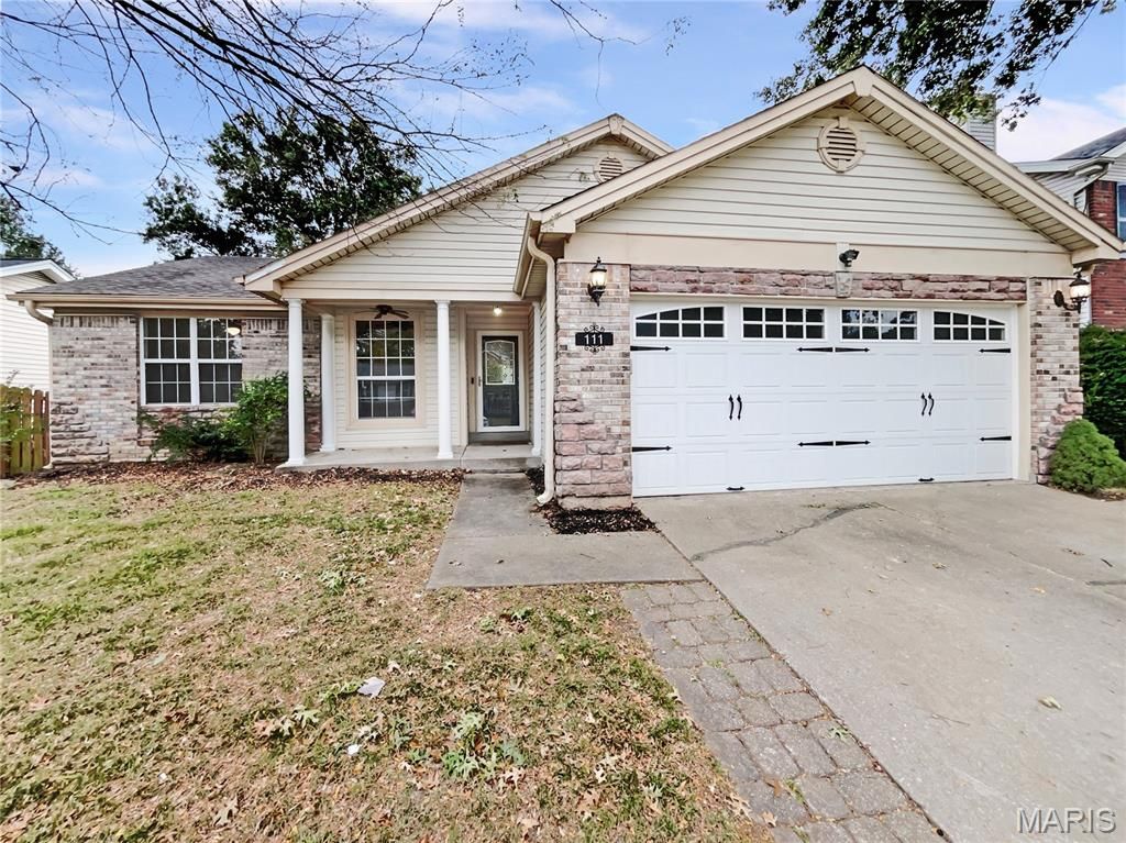 111 Barrington Drive, St Peters, MO 63376