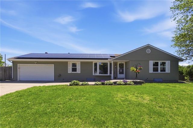 12105 E 41st Street, Independence, MO 64052