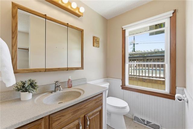 12105 E 41st Street, Independence, MO 64052