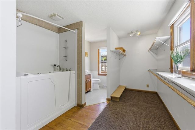 12105 E 41st Street, Independence, MO 64052