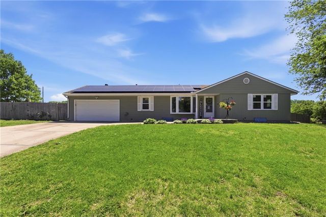 12105 E 41st Street, Independence, MO 64052
