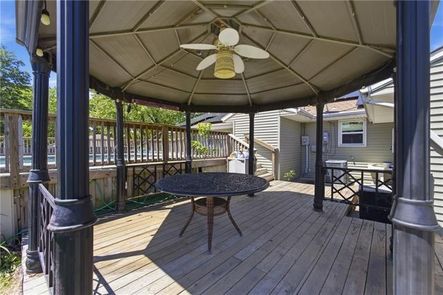 12105 E 41st Street, Independence, MO 64052